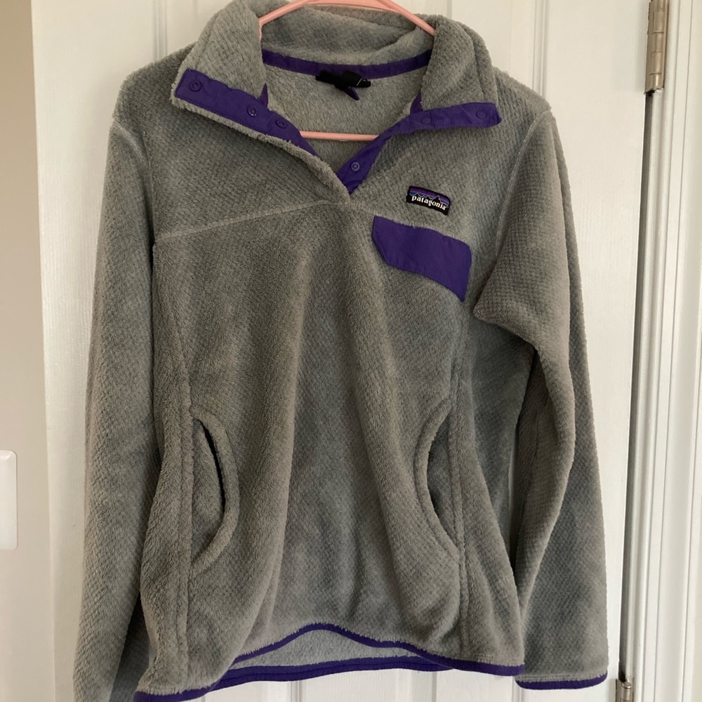 Size medium Patagonia pullover fleece purple and gray